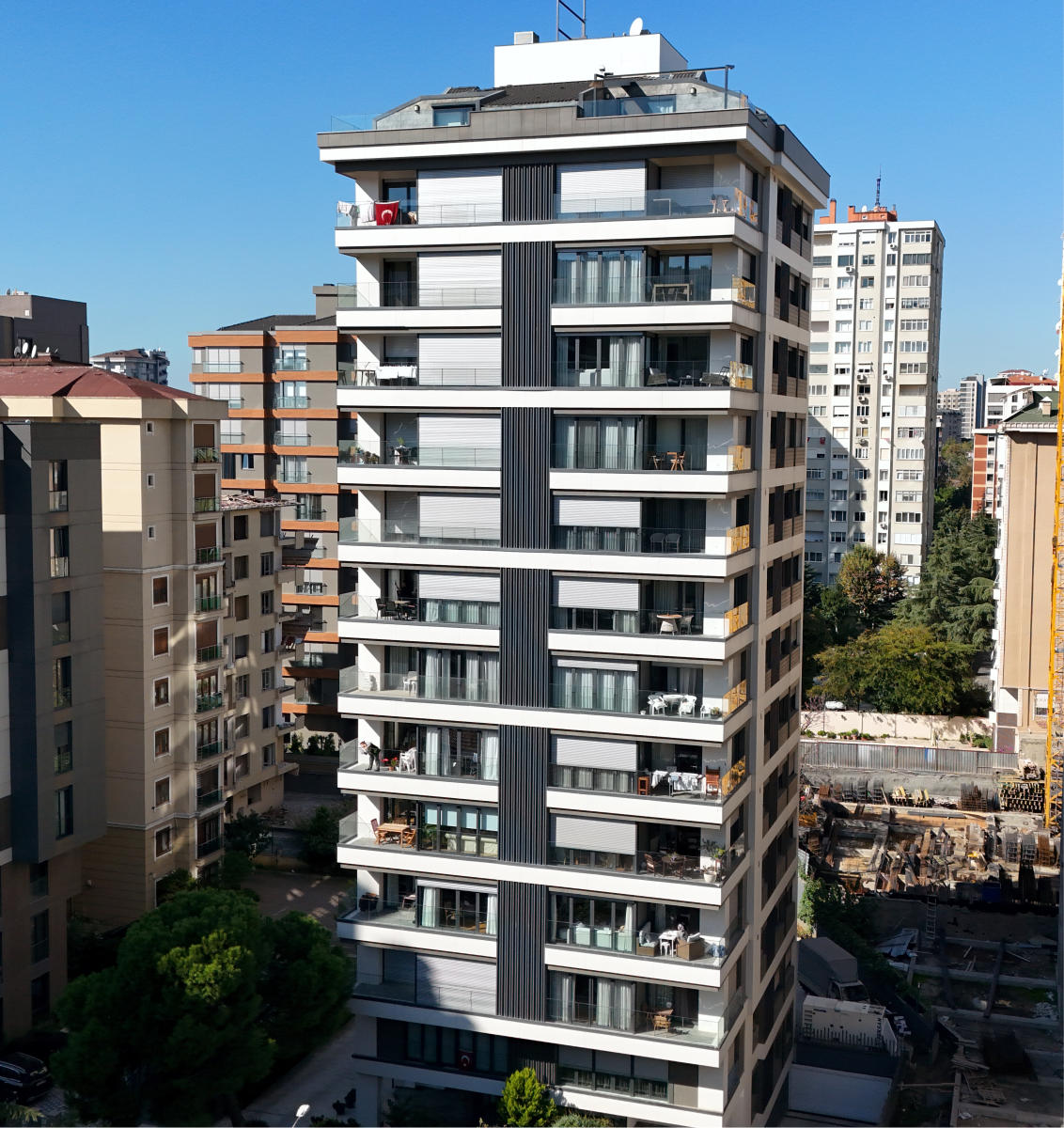 Suadiye Avni Bey apartmanı - Çelik İnşaat